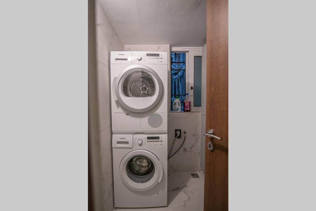 α26 Pristine & Modern Flat Near Monastiraki Square In Athènes